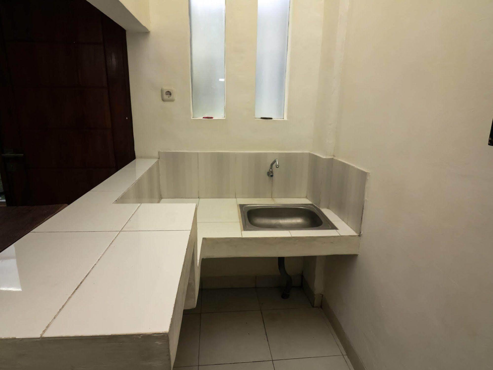 Super Oyo 91495 Hotel Indah Residence Denpasar Extérieur photo