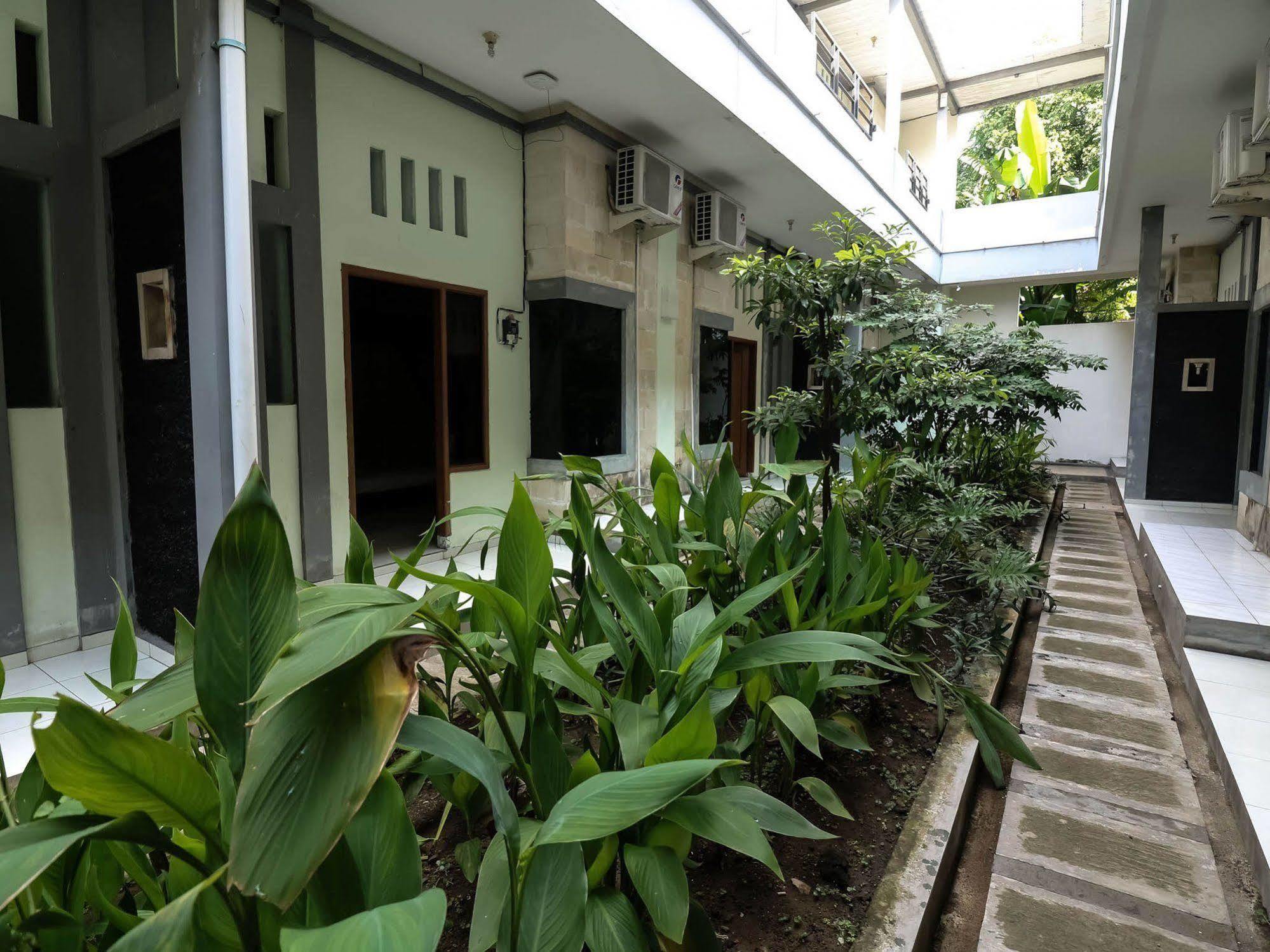 Super Oyo 91495 Hotel Indah Residence Denpasar Extérieur photo